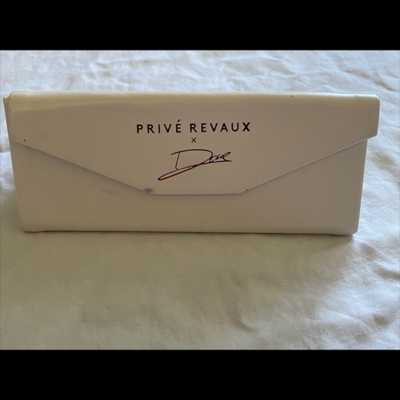 Privé Revaux Veronica Blue Light Blocking Glasses - Picture 2 of 9